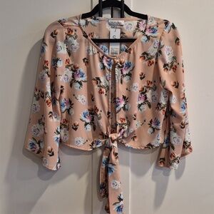 💙Tie-Front Floral Blouse in Light Pink